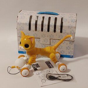 Zoomer Kitty Orange Tabby Cat Carrier Cat Charging Cable Manual Ball Toy Tail